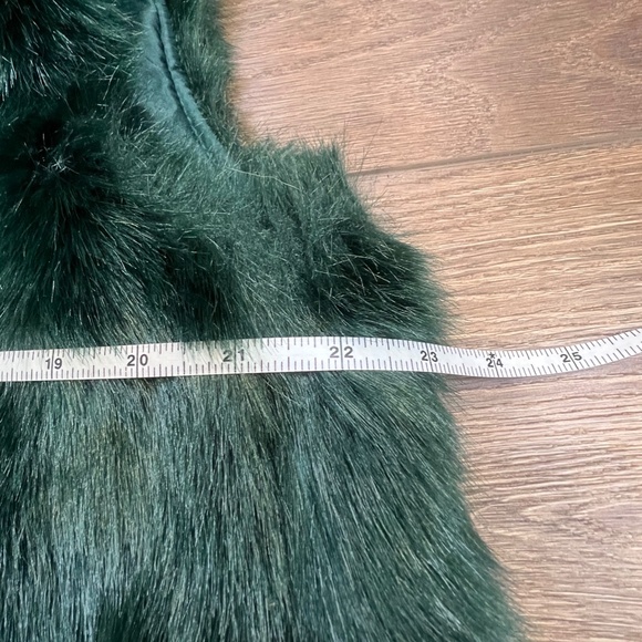 TopShop Faux Fur Dark Emerald Green Gilete Vest Sz 10-Perfect for the holidays! - Picture 9 of 10
